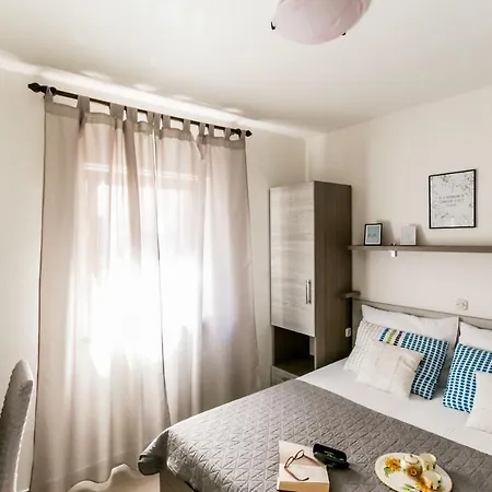 Derocchi Apartman *